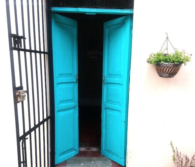 اتاق استاندارد, Guaya Hostel