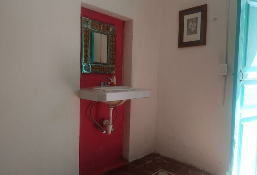 اتاق استاندارد, Guaya Hostel