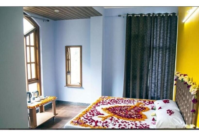 デラックスルーム, Goroomgo Divine Hills Shimla