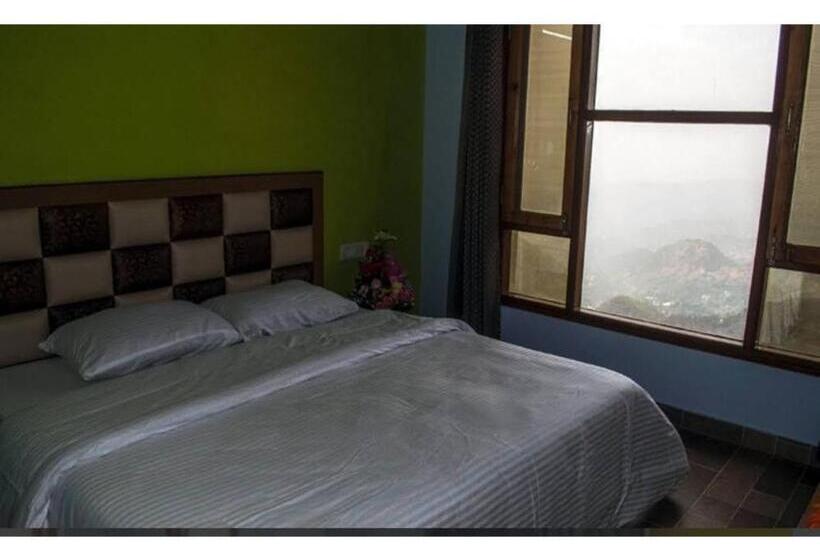 디럭스 룸, Goroomgo Divine Hills Shimla