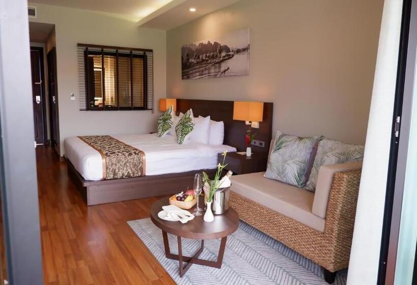 Королевский Люкс, Tmark Resort Vangvieng