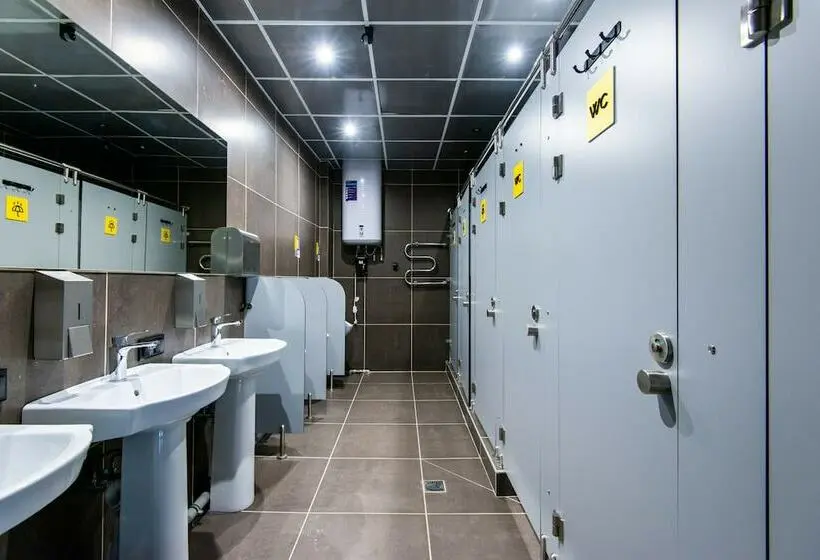 ルームシェアのワンベッド, Hostel Urban