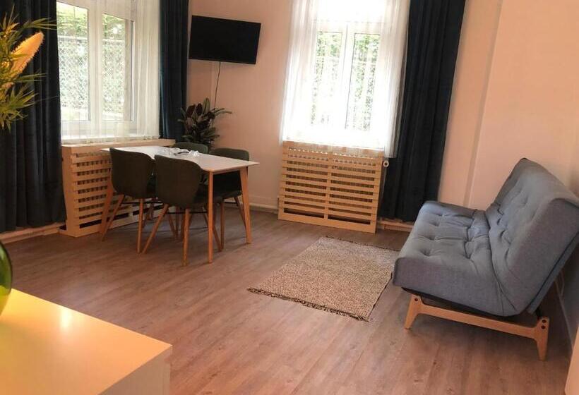 Апартаменты 3 Спальни, Ferienzimmer Tübingen