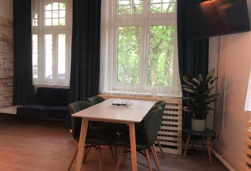 Апартаменты 3 Спальни, Ferienzimmer Tübingen