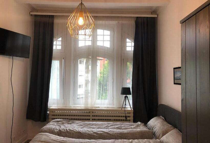 Апартаменты 3 Спальни, Ferienzimmer Tübingen