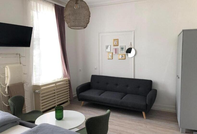 Апартаменты 3 Спальни, Ferienzimmer Tübingen