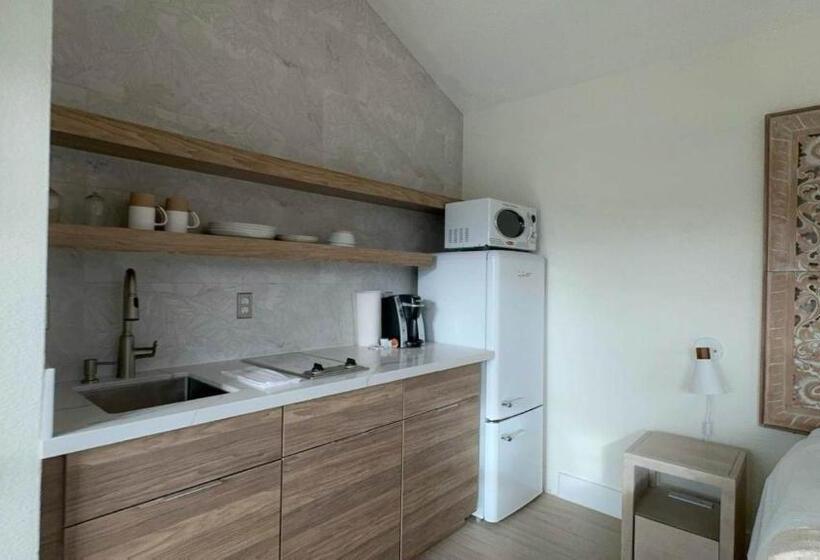 스탠다드 방갈로 정원 전망, Seahorse Beach Bungalows