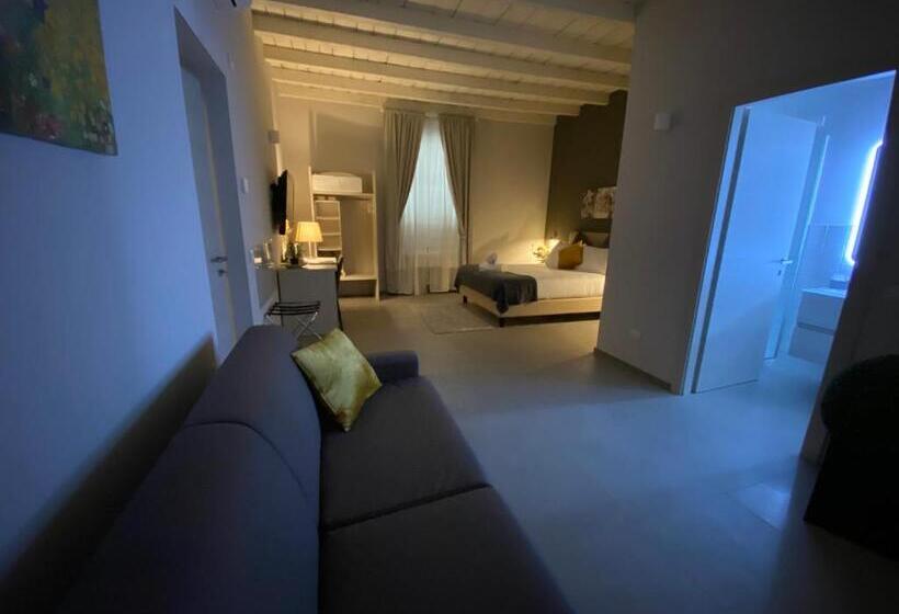 חדר סטנדרט לארבעה, Lo Stallone  Malpensa Milan Airport