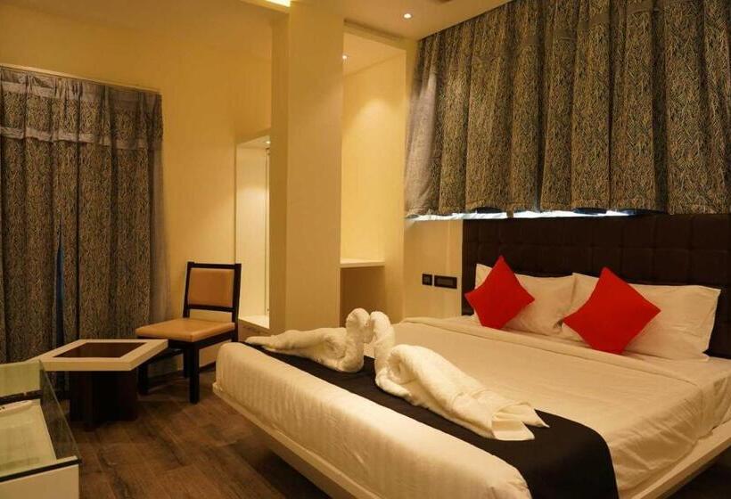 デラックストリプルルーム, Collection O Hotel Royal Benza