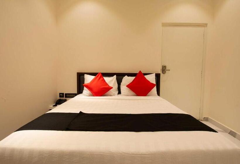 デラックストリプルルーム, Collection O Hotel Royal Benza