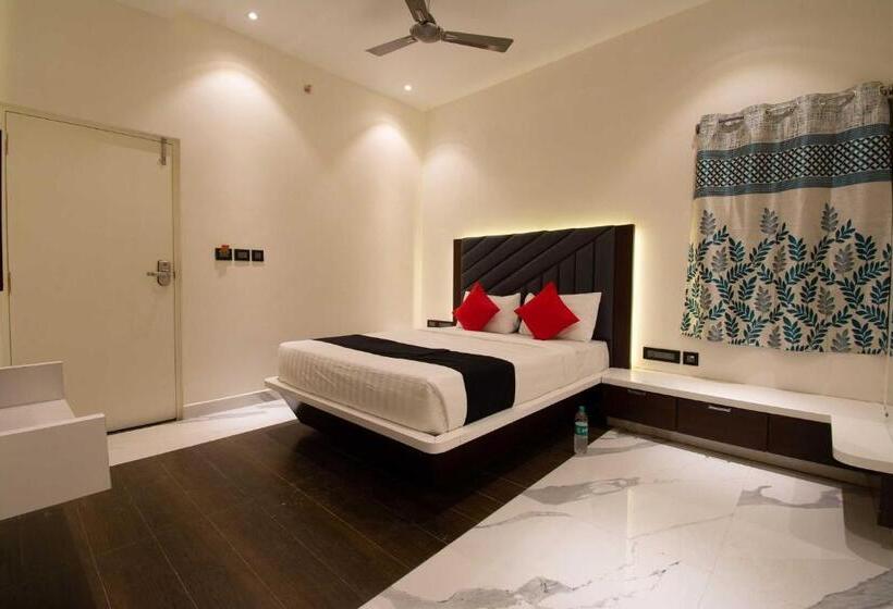 デラックストリプルルーム, Collection O Hotel Royal Benza