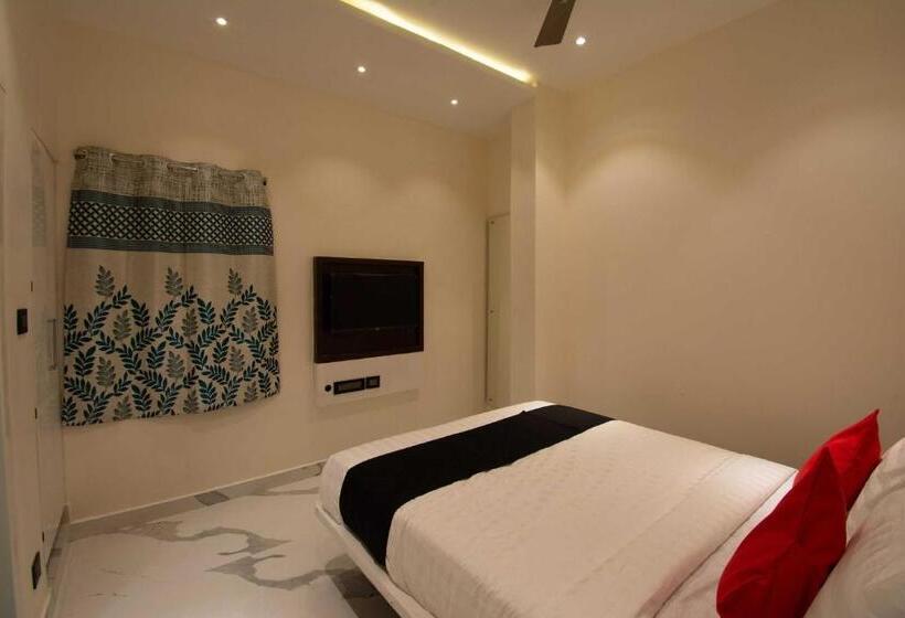 デラックストリプルルーム, Collection O Hotel Royal Benza