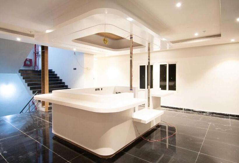 デラックストリプルルーム, Collection O Hotel Royal Benza