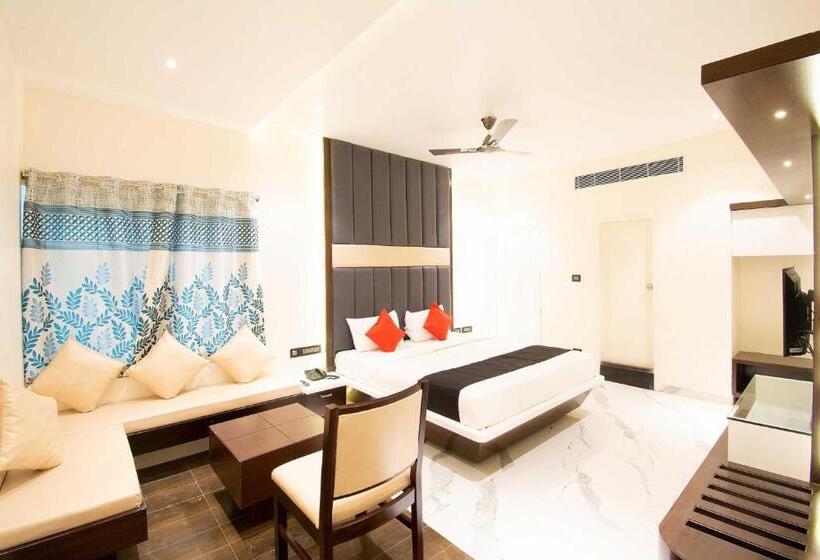 デラックストリプルルーム, Collection O Hotel Royal Benza