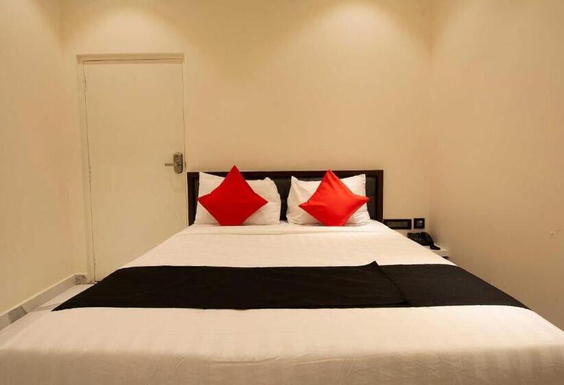 デラックストリプルルーム, Collection O Hotel Royal Benza