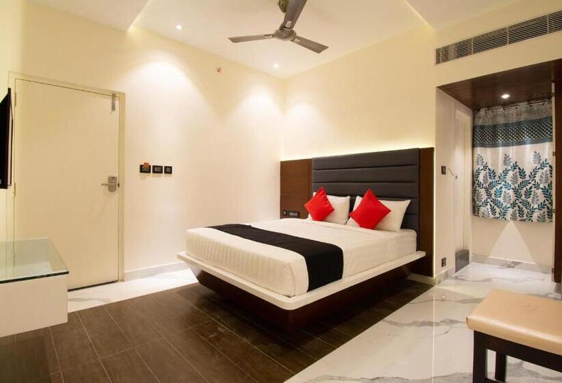 デラックストリプルルーム, Collection O Hotel Royal Benza