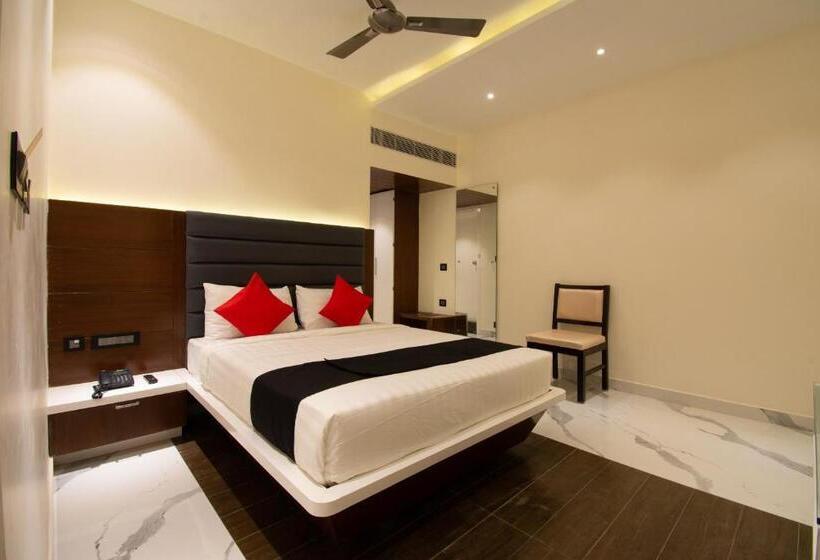 デラックストリプルルーム, Collection O Hotel Royal Benza