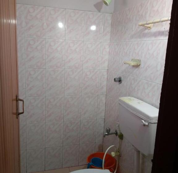 スタンダードシングルルーム, Anandan Tourist Home