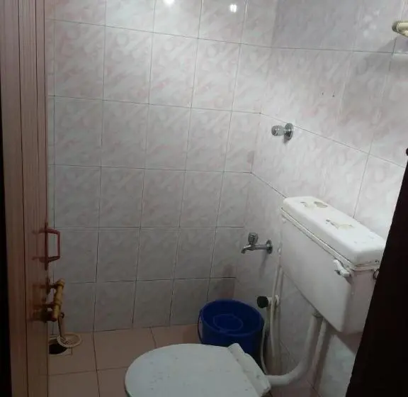 Economy-huone, Anandan Tourist Home