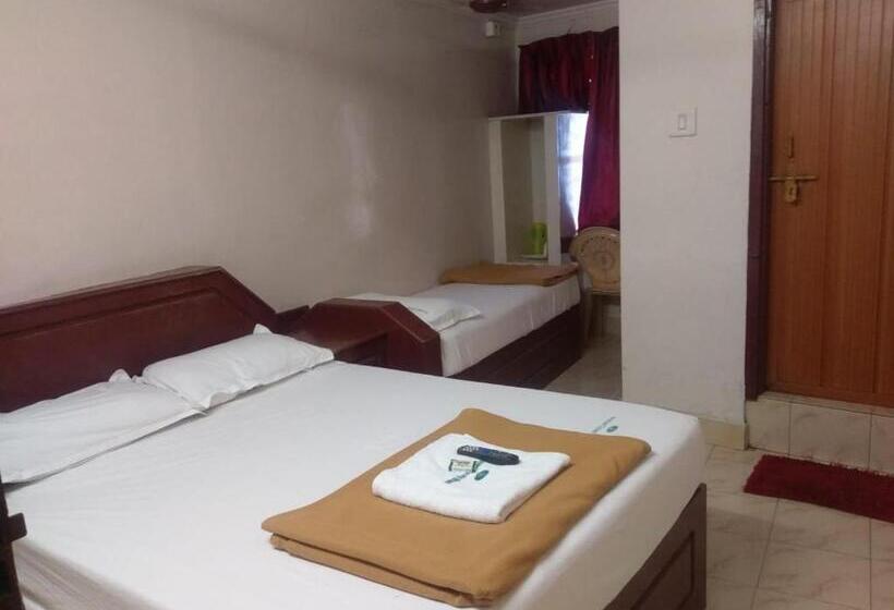 デラックスルーム, Anandan Tourist Home