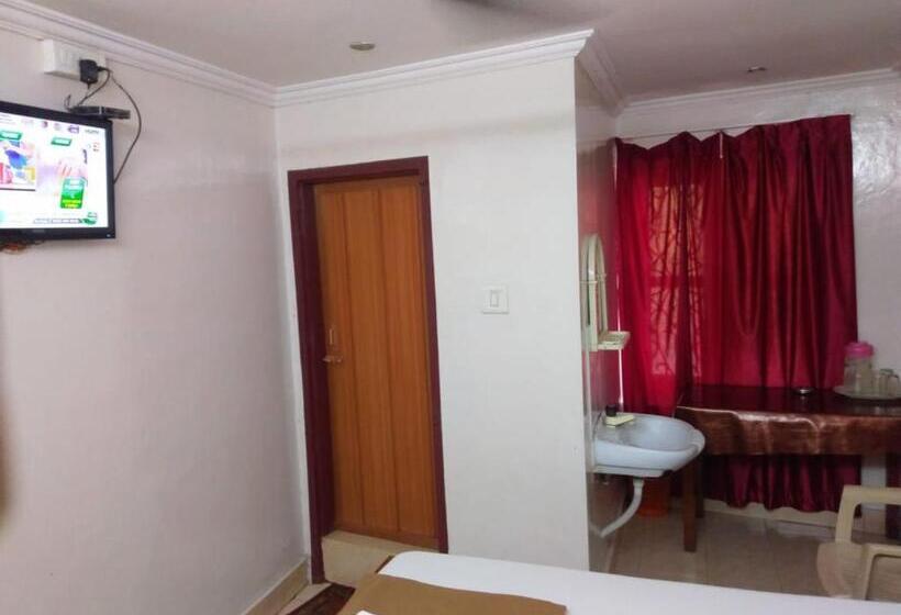 デラックスルーム, Anandan Tourist Home