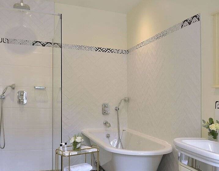 스탠다드 스튜디오 정원 전망, Château Saint Gilles   Bayeux