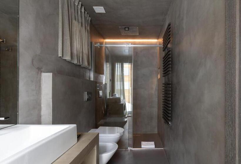 غرفة قياسية, Bergman Mountain