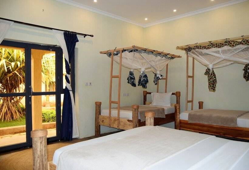 اتاق خانوادگی, Chanya Lodge