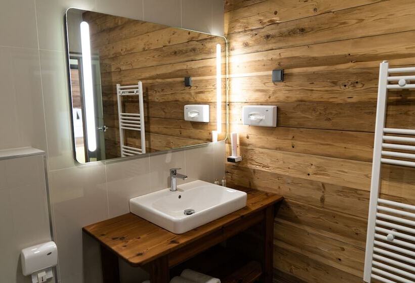 غرفة قياسية, Kristály Konferencia & Wellness