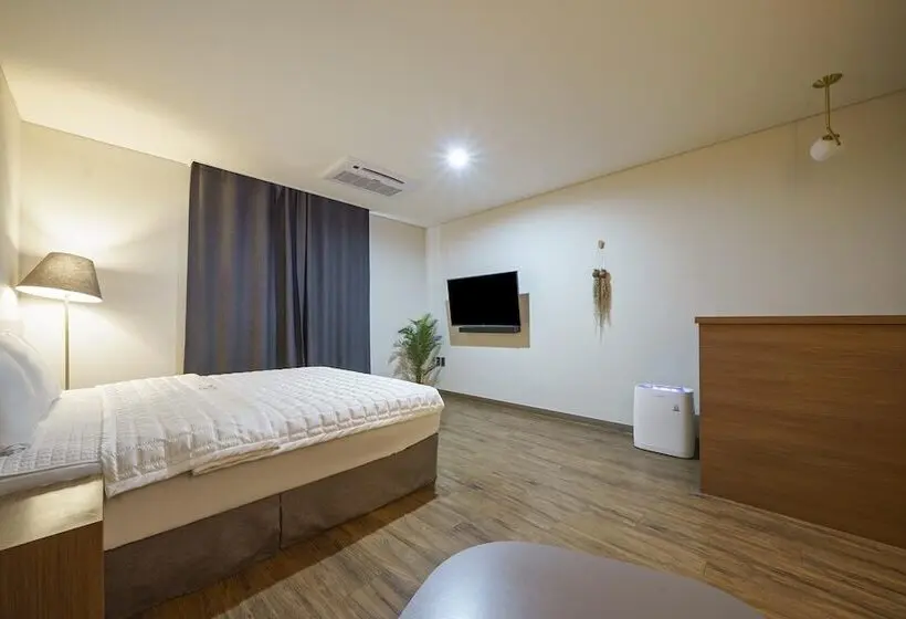 Deluxe-huone King-vuode, Mtm Family