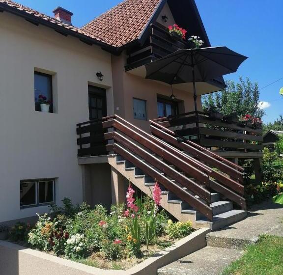 اتاق استاندارد, Putnicka Kuca Kod Dragane