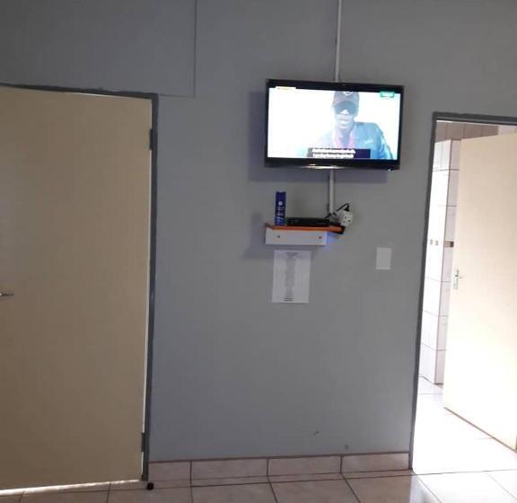 اتاق استاندارد, Riverside Guesthouse B & B