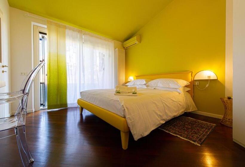 Номер Стандарт с Балконом, L'angolo Di Lore B&b