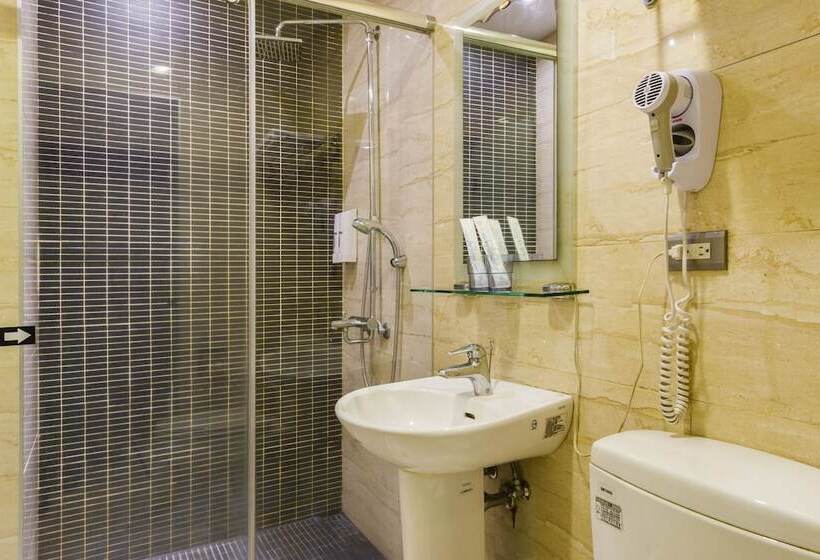 اتاق استاندارد چهار تخته, Shihlin 13house