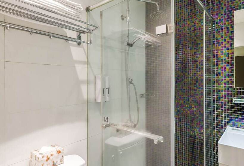 اتاق استاندارد چهار تخته, Shihlin 13house