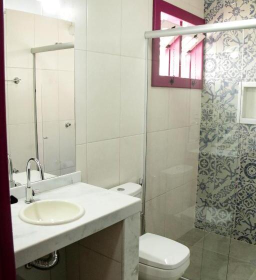 اتاق استاندارد سه تخته با بالکن, Pousada Berço Mineiro