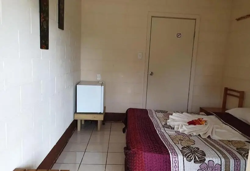 اتاق اکونومی, Transit Motel