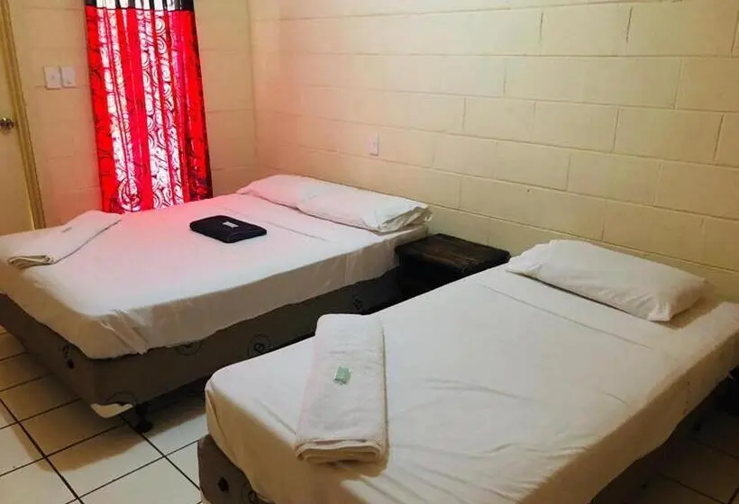 اتاق استاندارد با سرویس بهداشتی مشترک, Transit Motel
