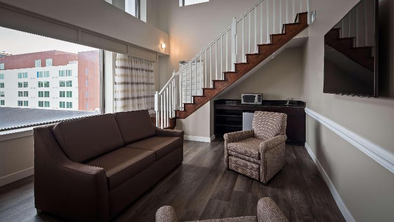 キングサイズベッドのスイートルーム, Best Western Plus Coastline Inn