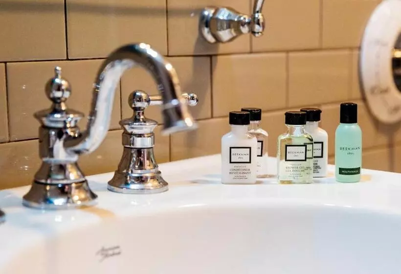キングサイズベッドのデラックスルーム, Colgate Inn