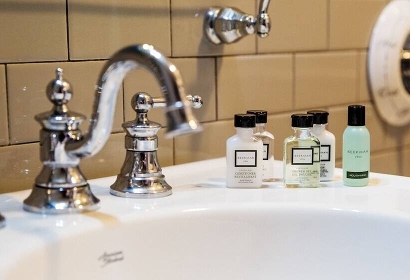 キングサイズベッドのデラックスルーム, Colgate Inn