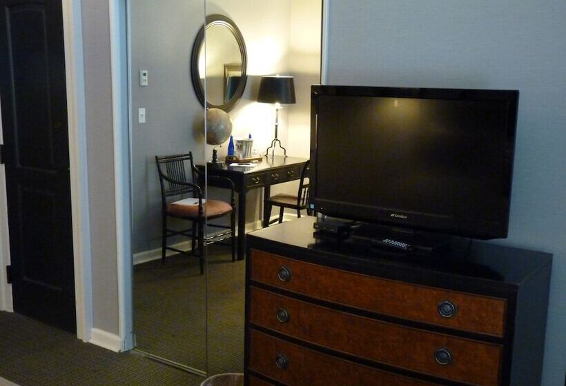 キングサイズベッドのデラックスルーム, Colgate Inn