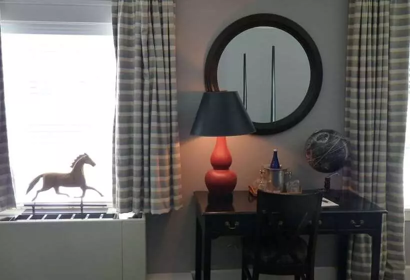 キングサイズベッドのスイートルーム, Colgate Inn