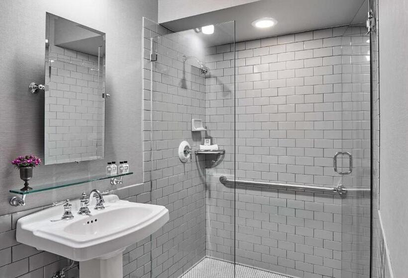 キングサイズベッドのデラックスルーム, Colgate Inn