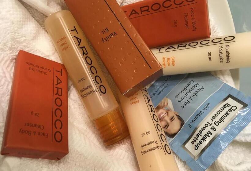 غرفة عائلية, Colts Neck Inn