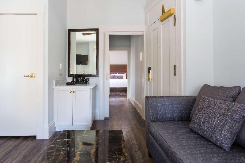 适合残疾人士使用的带超级大床的标准间, Comfort Inn Kent Seattle