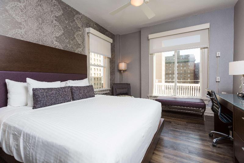 适合残疾人士使用的带超级大床的标准间, Comfort Inn Kent Seattle