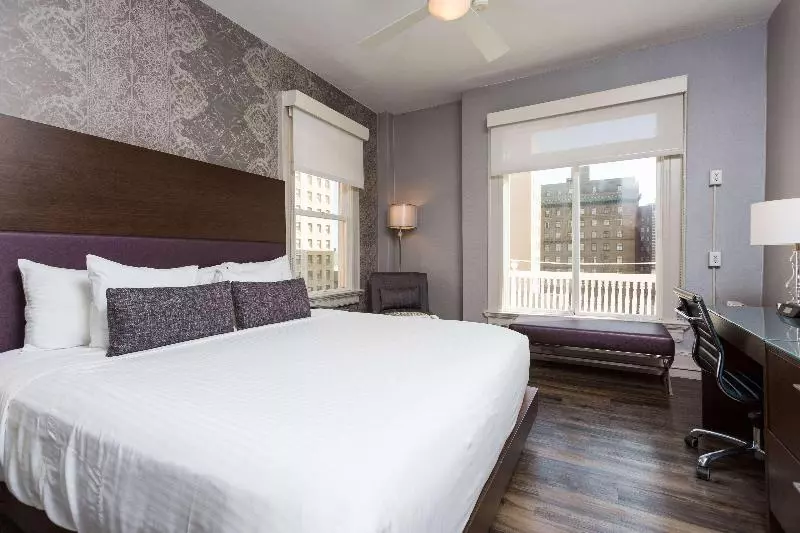 اتاق استاندارد با تخت بزرگ برای معلولان, Comfort Inn Kent  Seattle