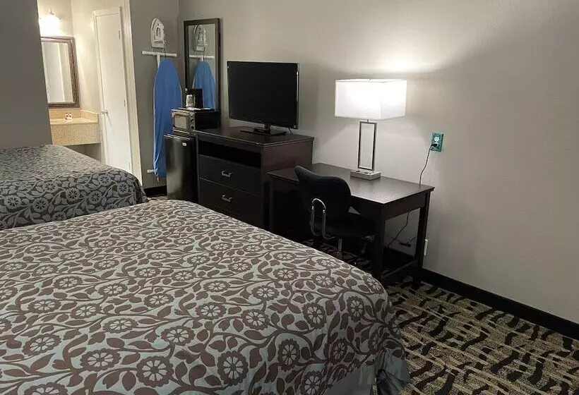 ２ダブルベッドのスタンダードルーム, Days Inn & Suites By Wyndham Collierville Germantown Area