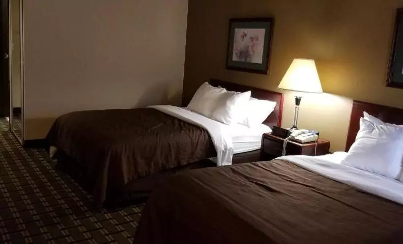 デラックスルーム, Fairbridge Inn & Suites Batavia  Darien Amusement Park